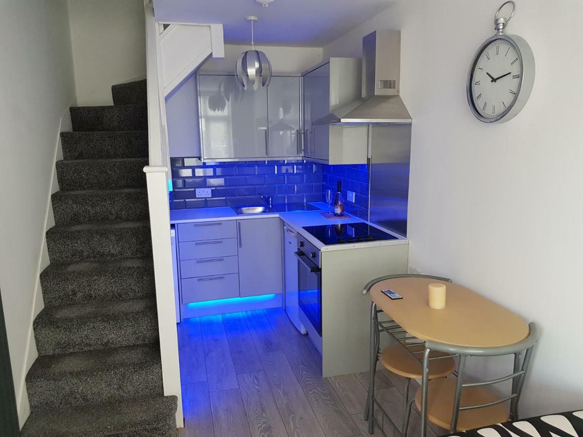 Webb Place 2 Bedroom Apartment ! Кройдон Экстерьер фото