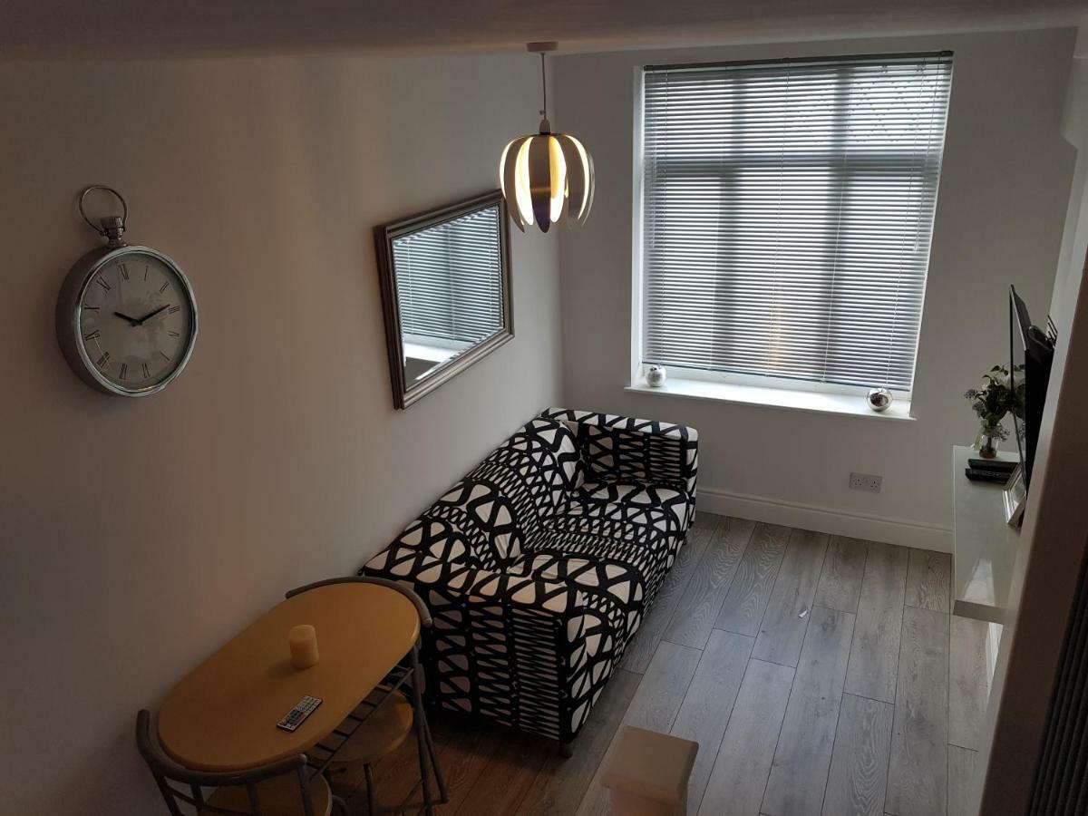 Webb Place 2 Bedroom Apartment ! Кройдон Экстерьер фото